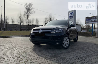 Позашляховик / Кросовер Volkswagen Touareg 2011 в 