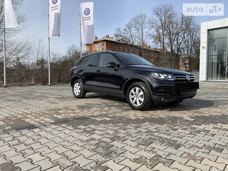 Внедорожник / Кроссовер Volkswagen Touareg 2011 в Житомире