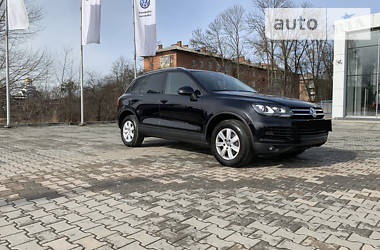 Позашляховик / Кросовер Volkswagen Touareg 2011 в 
