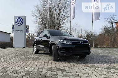 Позашляховик / Кросовер Volkswagen Touareg 2011 в 