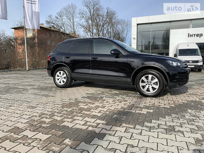 Внедорожник / Кроссовер Volkswagen Touareg 2011 в Житомире