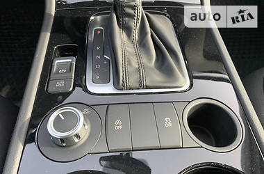 Позашляховик / Кросовер Volkswagen Touareg 2011 в 