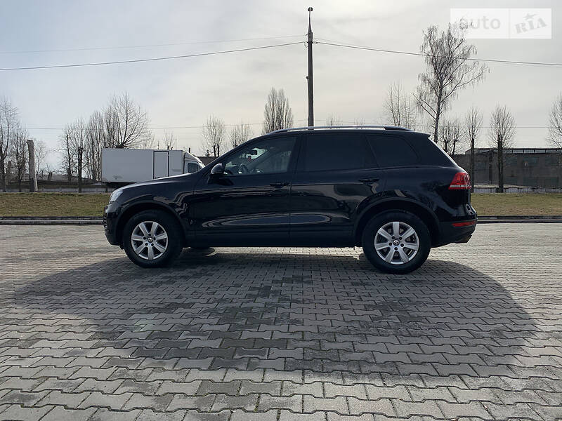 Внедорожник / Кроссовер Volkswagen Touareg 2011 в Житомире