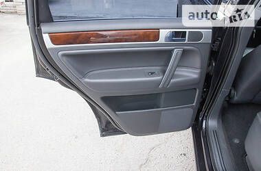 Позашляховик / Кросовер Volkswagen Touareg 2007 в 