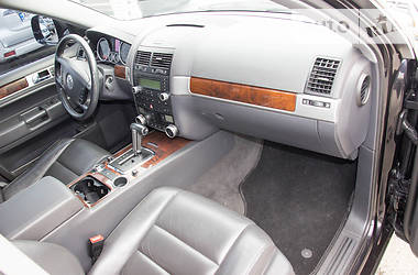 Позашляховик / Кросовер Volkswagen Touareg 2007 в 