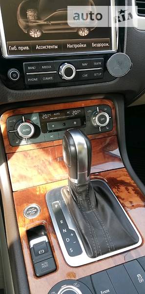 Позашляховик / Кросовер Volkswagen Touareg 2011 в Харкові