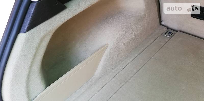 Позашляховик / Кросовер Volkswagen Touareg 2011 в Харкові