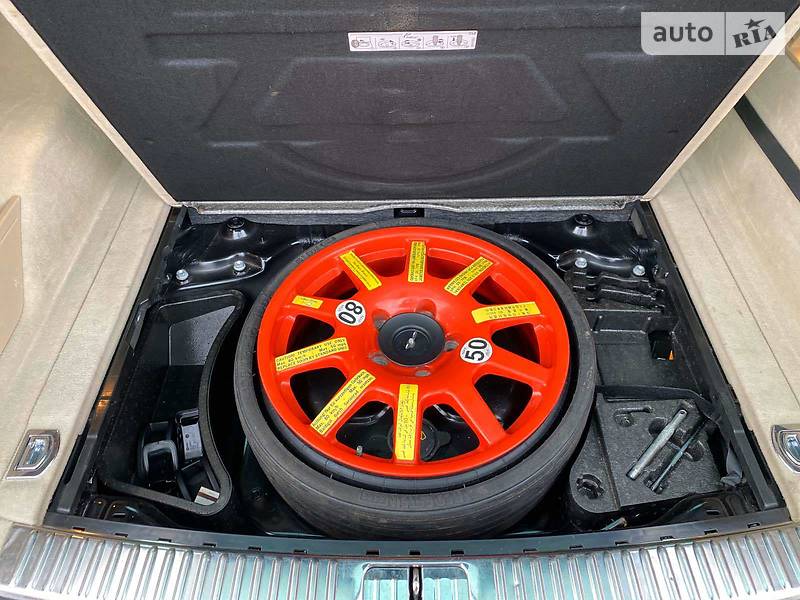 Позашляховик / Кросовер Volkswagen Touareg 2011 в Луцьку