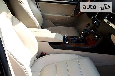 Позашляховик / Кросовер Volkswagen Touareg 2011 в 