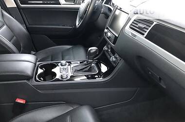 Позашляховик / Кросовер Volkswagen Touareg 2017 в 