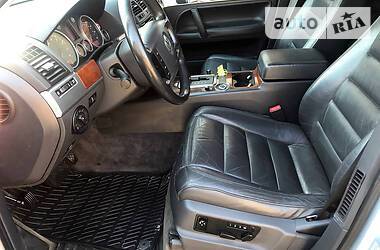 Позашляховик / Кросовер Volkswagen Touareg 2004 в 