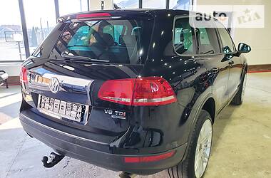 Позашляховик / Кросовер Volkswagen Touareg 2012 в 