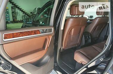 Позашляховик / Кросовер Volkswagen Touareg 2012 в 