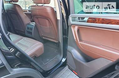 Позашляховик / Кросовер Volkswagen Touareg 2012 в 