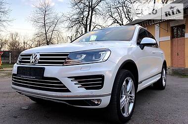 Внедорожник / Кроссовер Volkswagen Touareg 2015 в Виннице