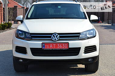Позашляховик / Кросовер Volkswagen Touareg 2012 в 