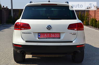 Позашляховик / Кросовер Volkswagen Touareg 2012 в 