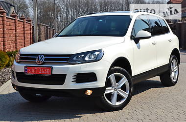 Позашляховик / Кросовер Volkswagen Touareg 2012 в 