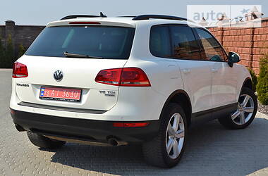 Позашляховик / Кросовер Volkswagen Touareg 2012 в 