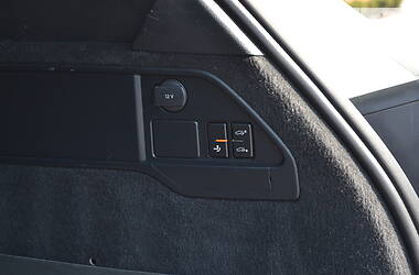 Позашляховик / Кросовер Volkswagen Touareg 2012 в 