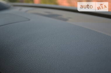Позашляховик / Кросовер Volkswagen Touareg 2012 в 