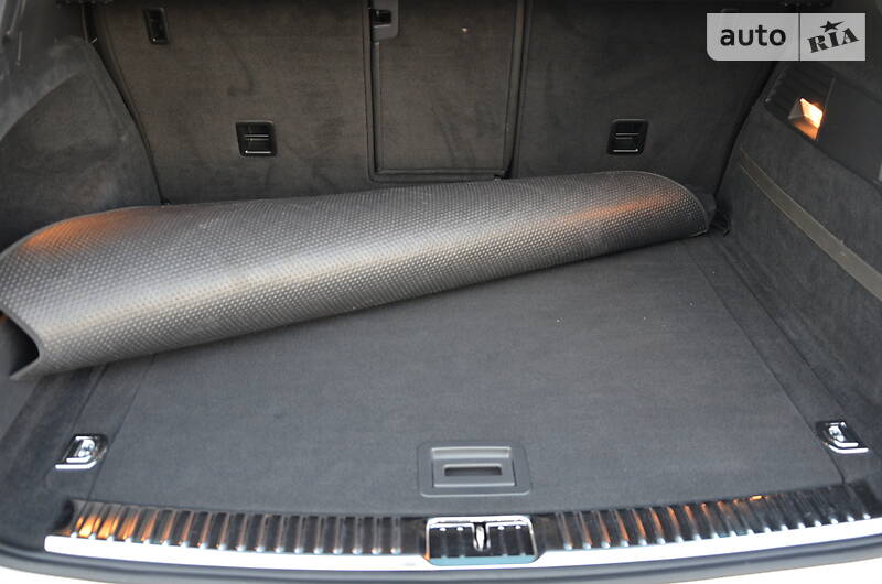 Позашляховик / Кросовер Volkswagen Touareg 2015 в Луцьку