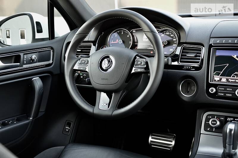Позашляховик / Кросовер Volkswagen Touareg 2015 в Луцьку