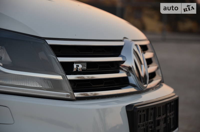 Позашляховик / Кросовер Volkswagen Touareg 2015 в Луцьку