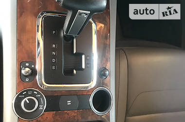 Позашляховик / Кросовер Volkswagen Touareg 2008 в 