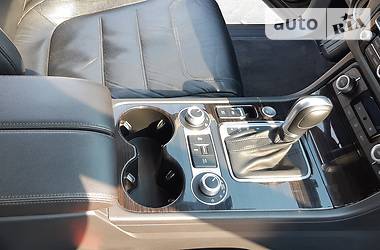 Позашляховик / Кросовер Volkswagen Touareg 2016 в 