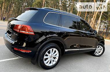 Позашляховик / Кросовер Volkswagen Touareg 2013 в 