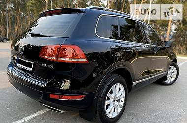 Позашляховик / Кросовер Volkswagen Touareg 2013 в 