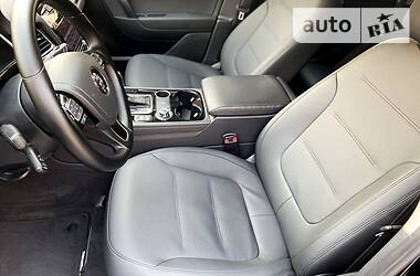 Позашляховик / Кросовер Volkswagen Touareg 2013 в 