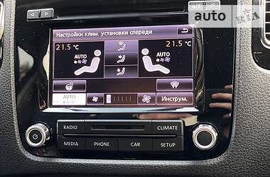 Позашляховик / Кросовер Volkswagen Touareg 2013 в 