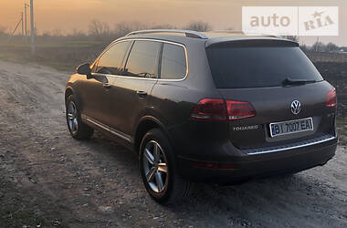 Позашляховик / Кросовер Volkswagen Touareg 2012 в 