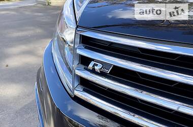 Позашляховик / Кросовер Volkswagen Touareg 2016 в 