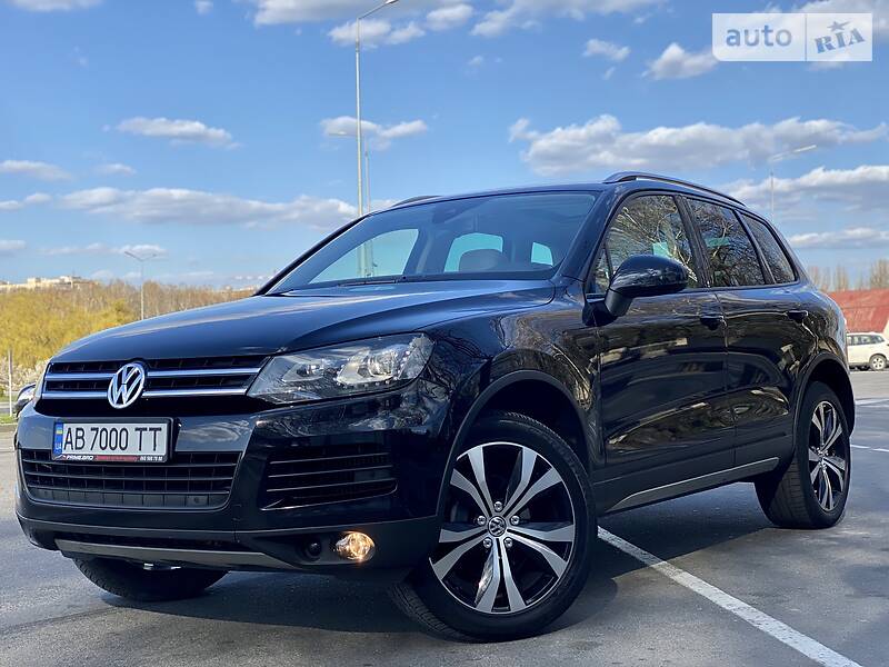 Позашляховик / Кросовер Volkswagen Touareg 2014 в 