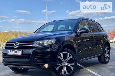 Позашляховик / Кросовер Volkswagen Touareg 2014 в 