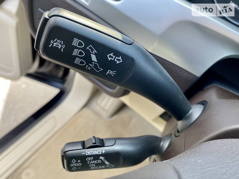 Внедорожник / Кроссовер Volkswagen Touareg 2014 в Виннице