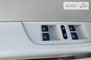 Позашляховик / Кросовер Volkswagen Touareg 2014 в 