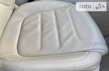 Позашляховик / Кросовер Volkswagen Touareg 2014 в 