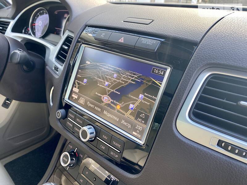 Внедорожник / Кроссовер Volkswagen Touareg 2014 в Виннице