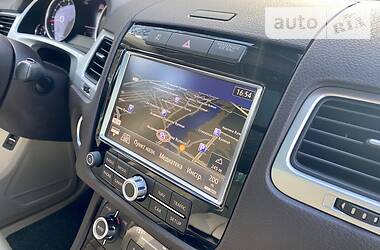 Позашляховик / Кросовер Volkswagen Touareg 2014 в 