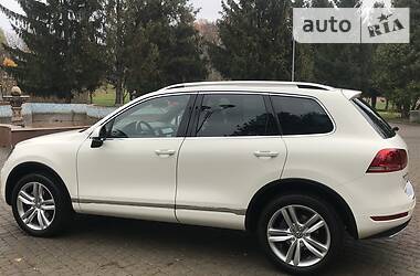 Позашляховик / Кросовер Volkswagen Touareg 2011 в 