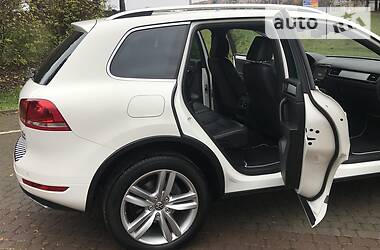 Позашляховик / Кросовер Volkswagen Touareg 2011 в 
