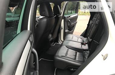 Позашляховик / Кросовер Volkswagen Touareg 2011 в 