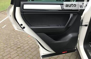 Позашляховик / Кросовер Volkswagen Touareg 2011 в 