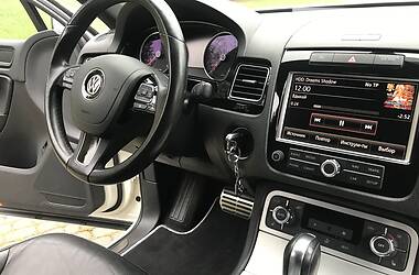 Позашляховик / Кросовер Volkswagen Touareg 2011 в 