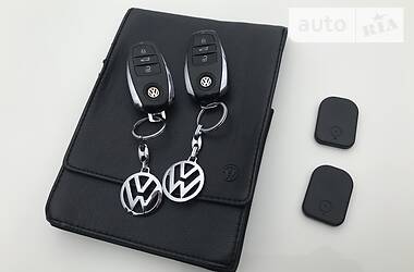 Позашляховик / Кросовер Volkswagen Touareg 2011 в 