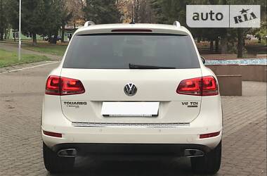 Позашляховик / Кросовер Volkswagen Touareg 2011 в 